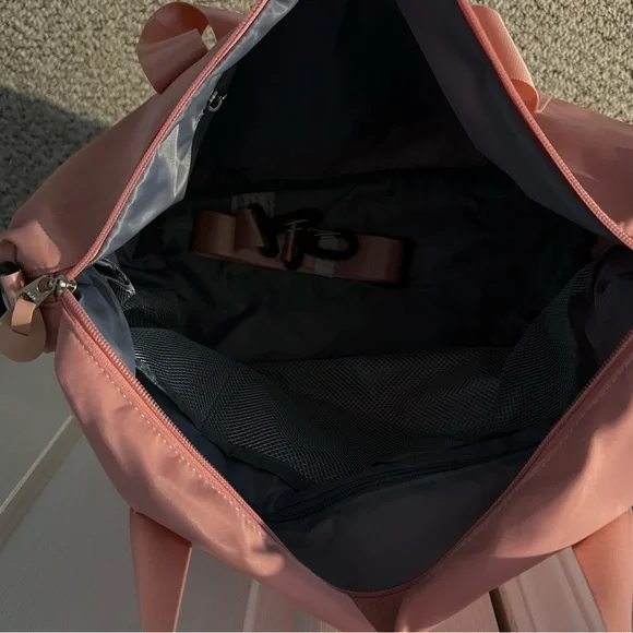 Duffel - Picture 2 of 2